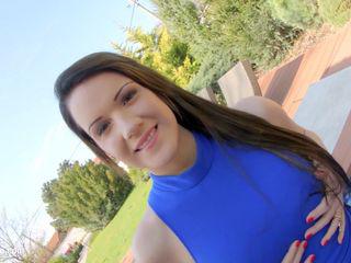 Babette wird gefickt und schluckt das Sperma