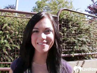 Geile Schlampe lässt sich von hinten bumsen