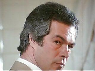 Geile Schlampe lässt sich in den Arsch ficken