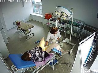 Versteckte Kamera bei der Untersuchung im Büro 5