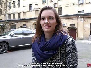 Hübsche Frau wird beim Casting zum Sex überredet