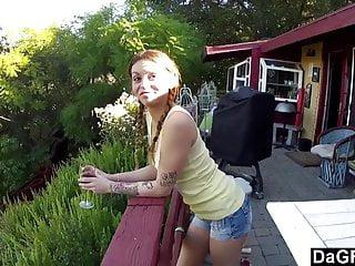 Geile br nette auf dem Balkon gefickt