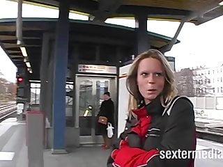 Die deutsche Hure kira kener wird gefickt
