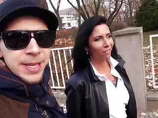 Deutsches Paar beim Sex in der Umkleide