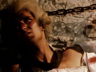 Deutsche Milf bringt ihrer Stieftochter das ficken bei