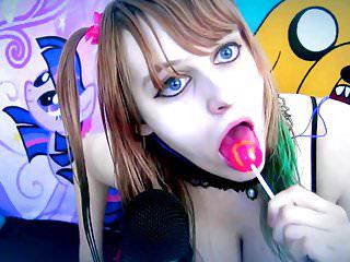 Hübsche Lesben lecken sich gegenseitig die Mösen