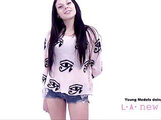 Model wird beim Casting von einem Agenten gefickt