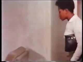 Ein schwarzer Dildo für Patricia