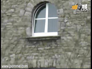 Deutsche Milf wird in den Arsch gefickt