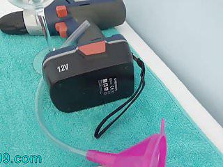 Versaute Lesben treiben es wild im Bett