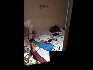 Er macht es mit einer perfekten Frau