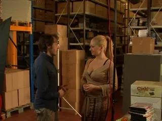 Sexy Lea lexis eine heisse Blondine mit großen Brüsten