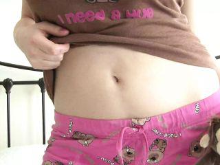 Scharfes Babe ist eine geile Puppe und will mehr