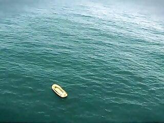 Elaine betrügt ihren Mann mit zwei Männern